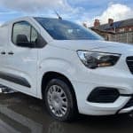 Twin sliding doors - Thumbnail 1