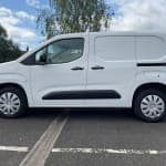 Finance Available/Clean Van Inside And Out/2 Keys. - Thumbnail 5