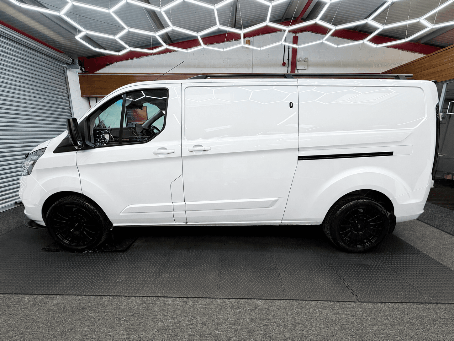 2023 Ford Transit Custom 2.0 300 EcoBlue Limited Panel Van 5dr Diesel Manual L2 H1 Euro 6 (s/s) (130 ps)