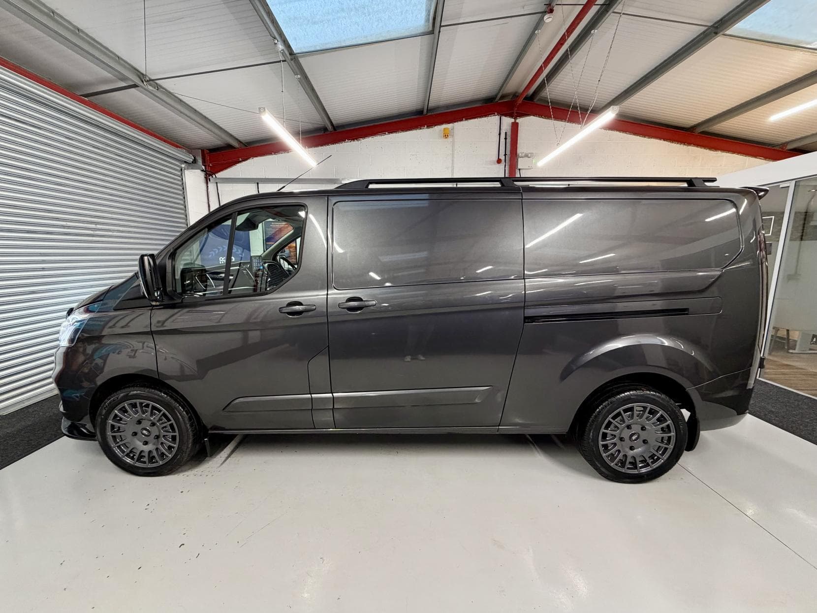2023 Ford Transit Custom 2.0 300 EcoBlue Limited Panel Van 5dr Diesel Manual L2 H1 Euro 6 (s/s) (130 ps)