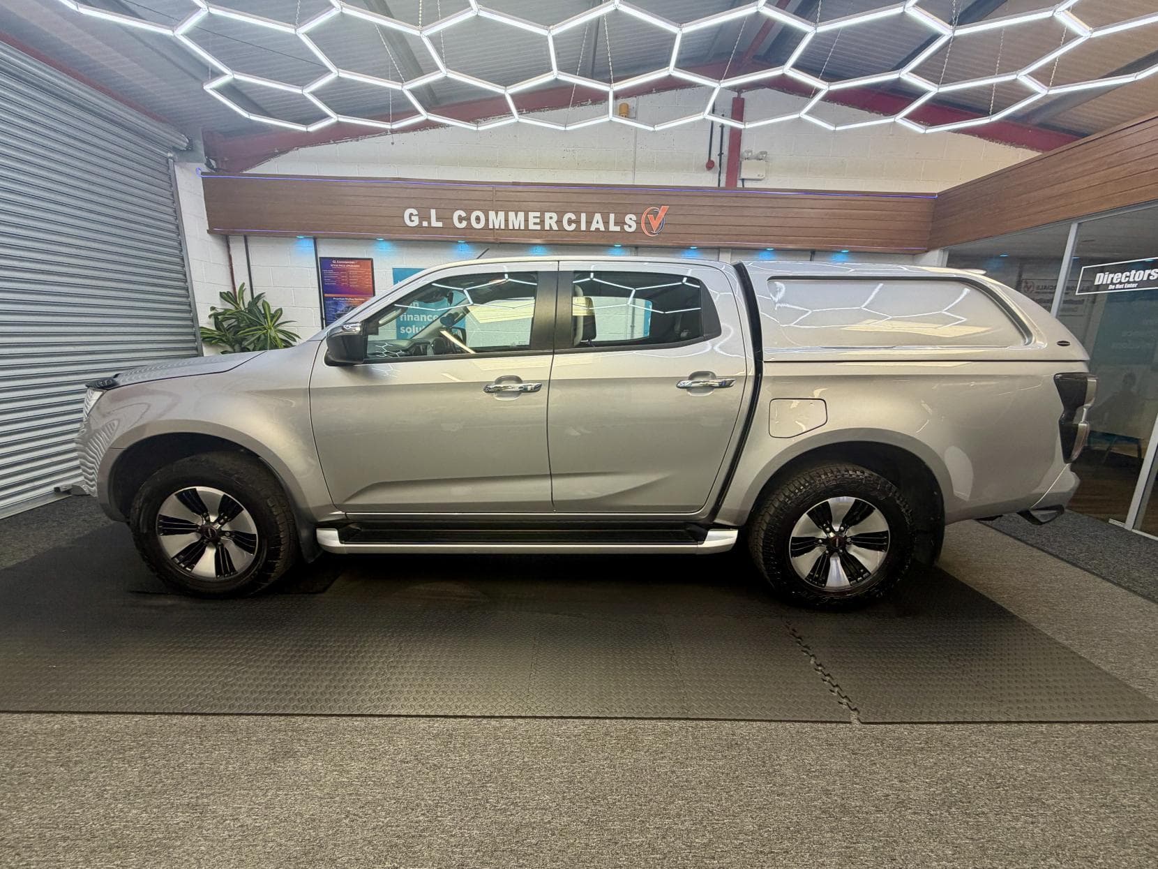 2023 Isuzu D-Max 1.9 TD DL40 Pickup Double Cab 4dr Diesel Auto 4WD Euro 6 (s/s) (164 ps)