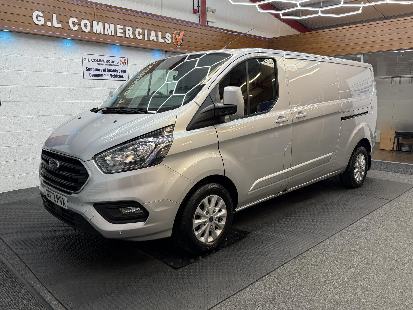 2022 Ford Transit Custom 2.0 300 EcoBlue Limited Panel Van 5dr Diesel Auto L2 H1 Euro 6 (130 ps)
