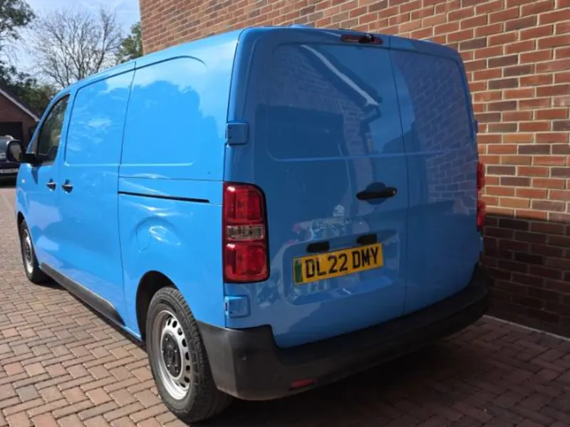Vauxhall Vivaro-E 3100 Dynamic 75kWh Panel van
