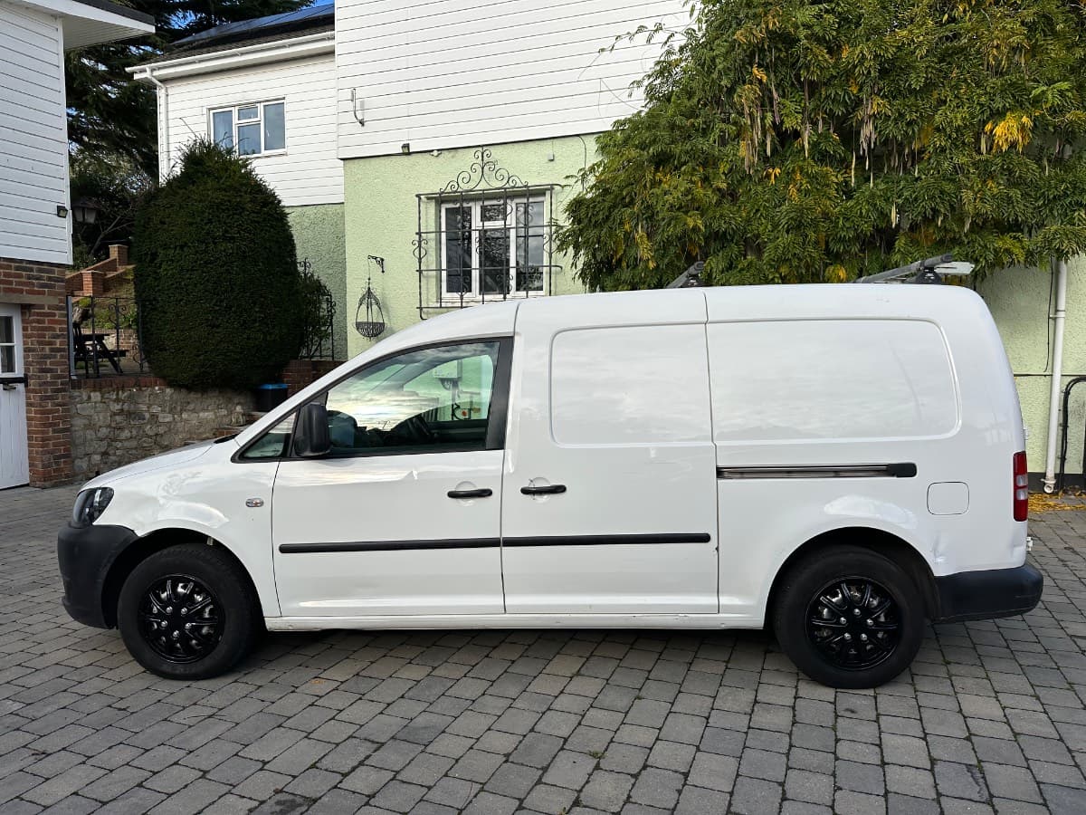 Volkswagen Caddy Maxi 2015 MOT. New cambelt and water pump. Roof rack. Two keys. Ply lined