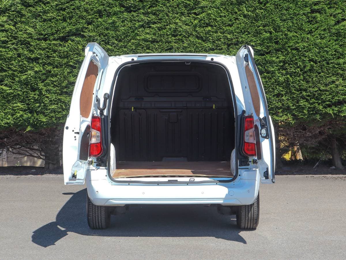 2021 (21) Vauxhall Combo 2300 Sportive, 1.5 Turbo D ,100BHP, 6 Speed, L1 SWB Van