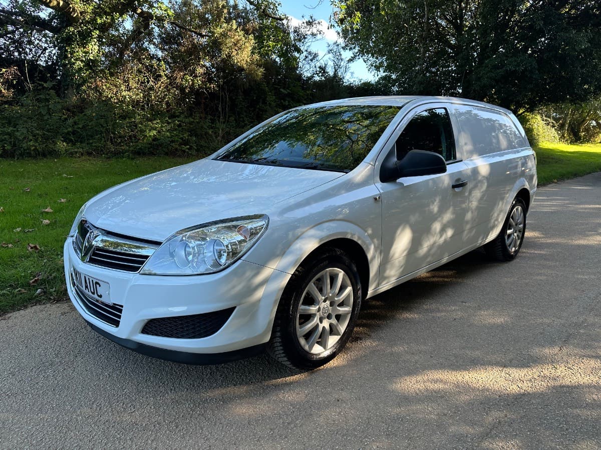 2011 (11) VAUXHALL ASTRA CLUB 1.3 CDTI 16V CAR DERIVED VAN - ONLY 67000 MILES!